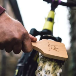 Peaty's Fiets Borstel Set 23 Peaty's Fiets Borstel Set -Rij Graag Verkoop 2021BrushProductImages 0009 LayerComp10 587b5a14 3b23 4107 a6a0 ffb5ef2ea145 2048x