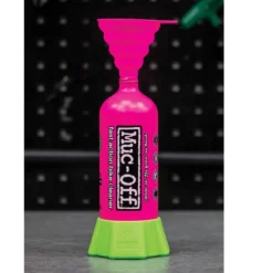 Muc-Off Inklapbare Silicone Trechter Trechter - Roze -Rij Graag Verkoop MU acc 2343 Collapsible Silicone Funnel Collapsed 2021 l ID 37774